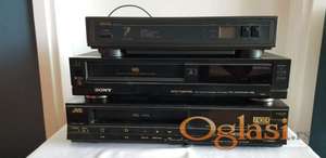 Dva video-rekordera i satelitski risiver